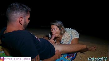 safada fodendo na praia com seu marido
