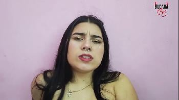 Novinha latina se masturbando com brinquedo erótico