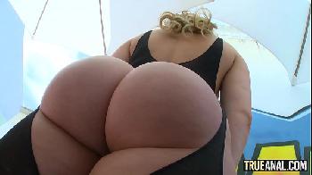 Rabuda muito linda e gostosa no xvideos dando o cuzinho