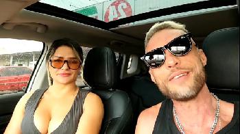 casal fodendo no carro na maior ousadia